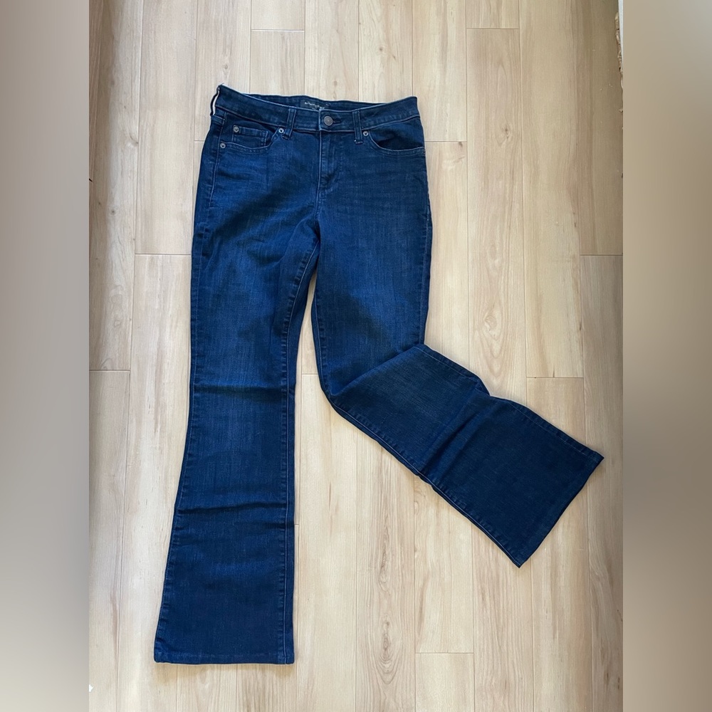 Banana Republic Flare Dark Wash Jeans, women’s size 8/29